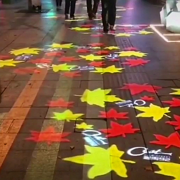 步行街亮化：动态投影灯